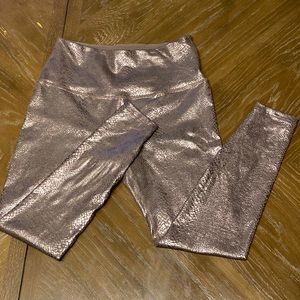 Beyond Yoga Viper High Waisted Midi Leggings Size M